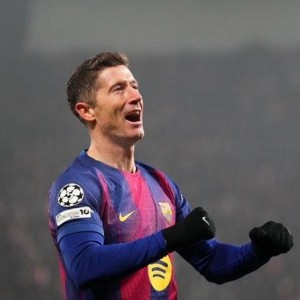 天博体育app下载-罗马诺：巴萨准备向莱万提供一份减薪的一年合同