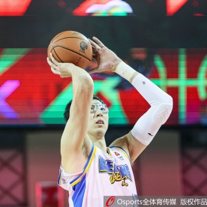 天博体育登录入口-罚球是老毛病！周琦半场不到12分钟拿6分4板2助1帽 罚球仅8中4